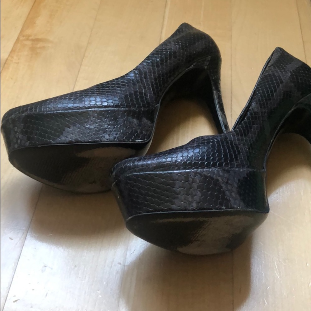 Vera Wang Lavender Sexy Platform Python Heels - image 7